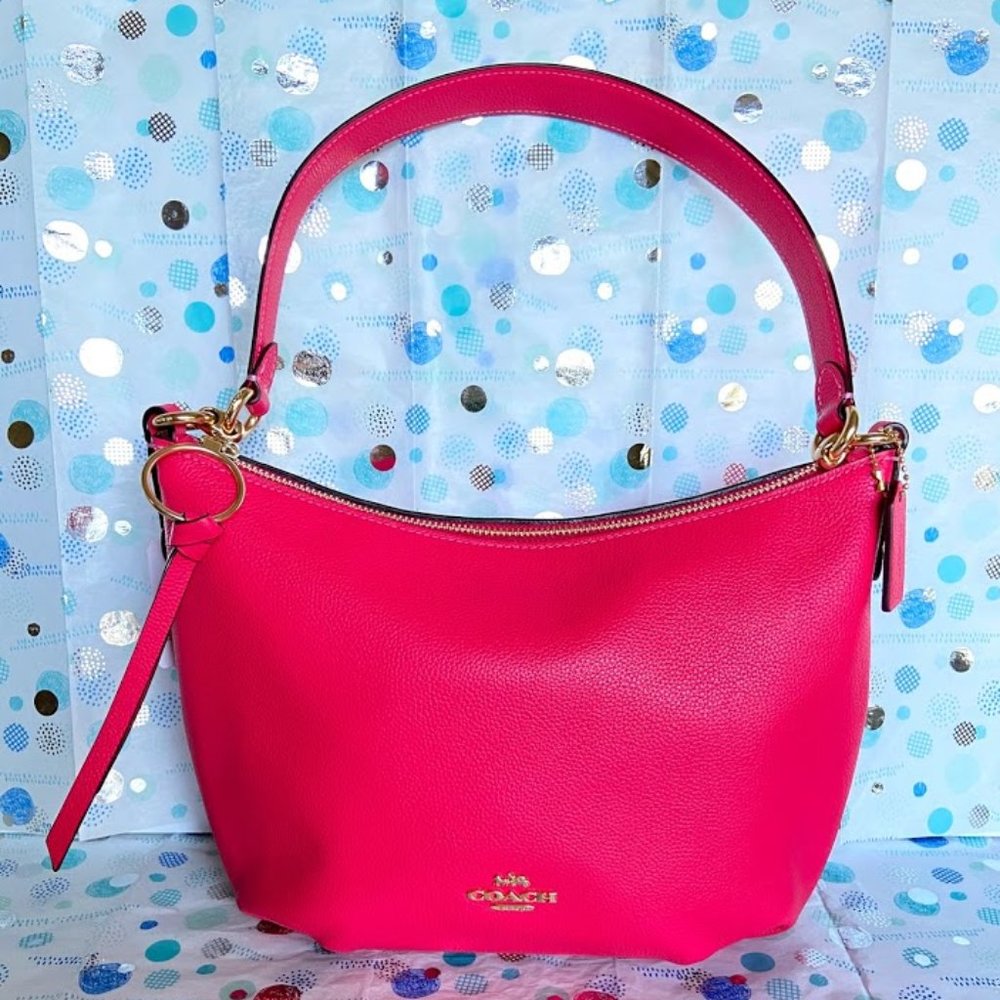 COACH PEBBLED LEATHER SMALL SKYLAR  ELECTRIC PINK